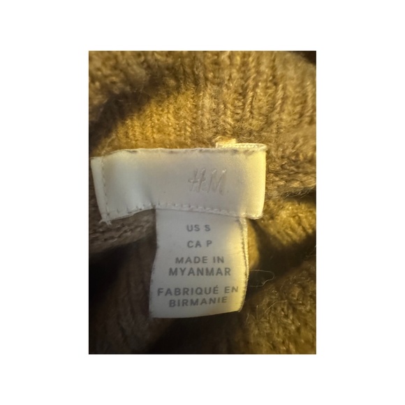 H&M OVERSIZED KNIT TURTLENECK SWEATER - Picture 3 of 3